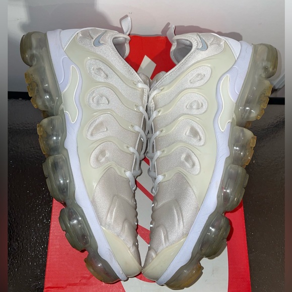 Nike Vapormax Plus (9/10 condition) - Picture 3 of 7